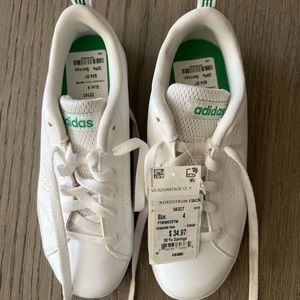 New Kids size 4 white Adidas
